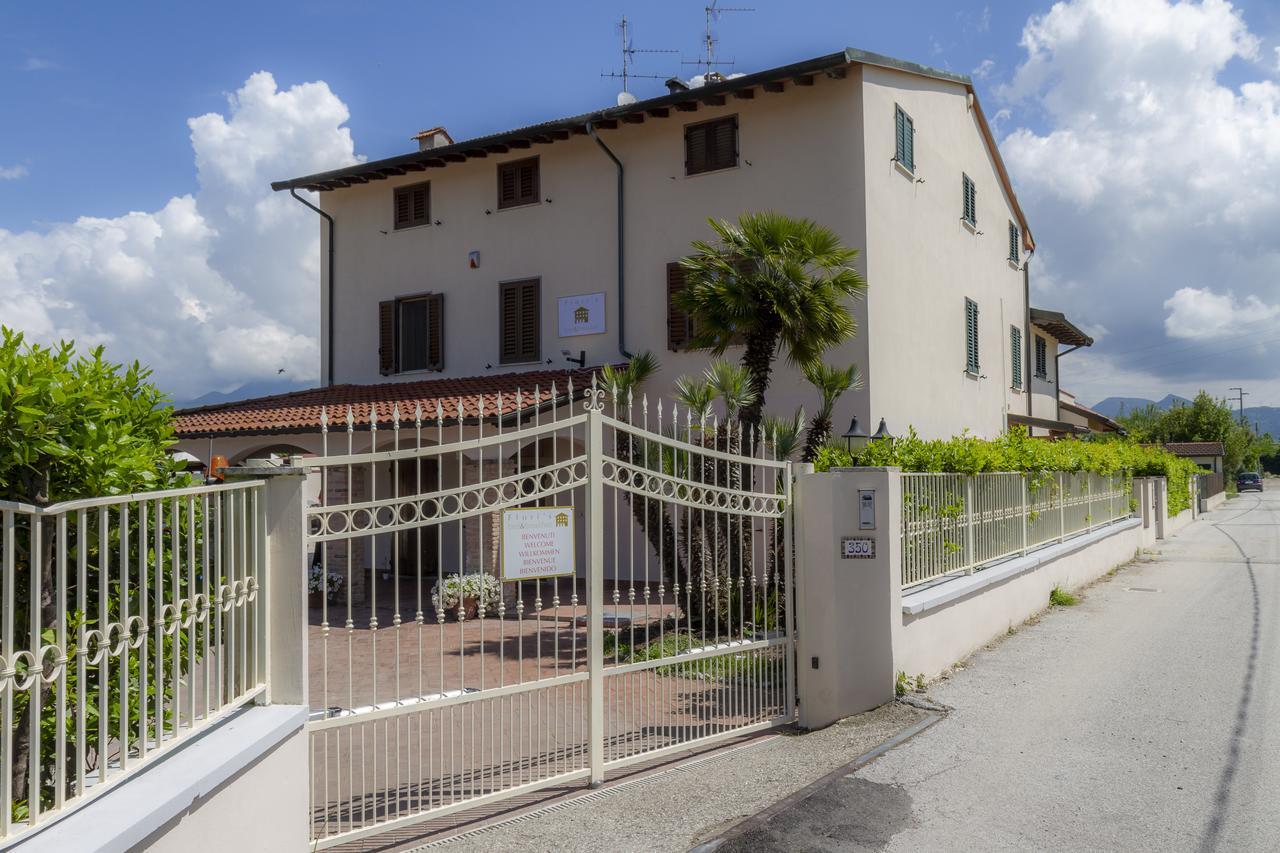 Flori'S Bed & Breakfast Viareggio Dış mekan fotoğraf