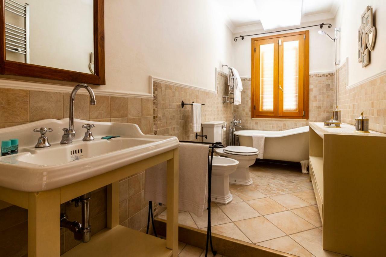 Flori'S Bed & Breakfast Viareggio Dış mekan fotoğraf